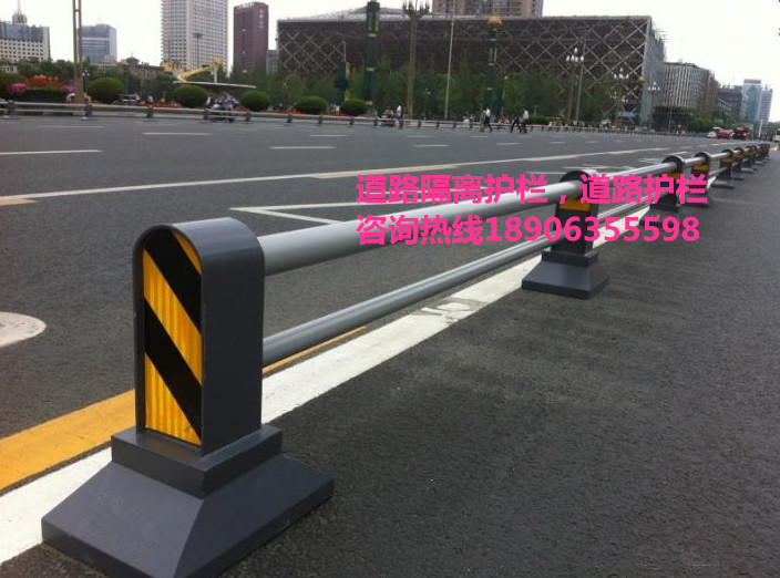 道路護(hù)欄，道路隔離柱，隔離墩